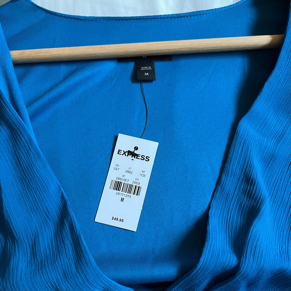 EXPRESS Wrap Front Ruffle Sleeve Top - Picture 6 of 9